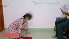 Играть Горничную жестко трахнул хозяин