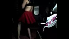 Reproduzir Garota tropeça na luz fantástica dedo do pé para mim separado 1