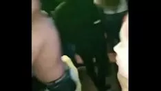 Reproducir Los papás y la cerveza se vuelven salvajes (los adultos solo si)
