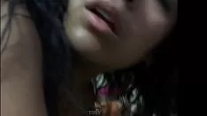 Oynat Alışılmadık büyüler ona yatsın... ben ona nerede yattığına izin veriyorum.