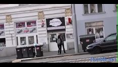 Riproduci Calda ragazza bruna scopata bene