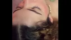 Abspielen Ich lasse mein Ego aufnehmen, während ich an meiner Schärpe lutsche