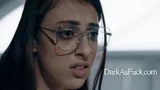 Oynat Hristiyan olmayan rahip, bakire Hristiyan missygia derza
