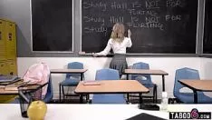 Reproducir la estudiante adolescente lola fae pidió un reloj de espera extra con su profesor de gumshoe grande