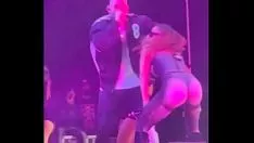 Abspielen Anitta tut Platzanweiser in der Grinsga