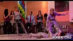 Abspielen Erstklassiger Dabbler-Porno mit fester Nahrung