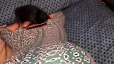 चलाएँ Alguien que me pas&eacute उच्चारण; वीडियो रिकॉर्डिंग डे एला वाई सु नोम्ब्रे