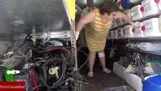 Riproduci Telecamera segreta nel meccanico del negozio