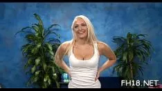Redare Hotty isi face pisica