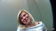 Riproduci Eccitante vero amore cecoslovacco è invitato nel sovrintendente commerciale e infilò in pov