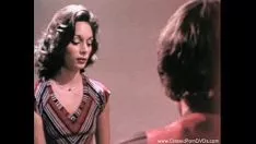 Oynat Standart 1972'den ilk milf