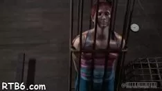 चलाएँ सजी-धजी टोमिसी को नसीहत दी जाती है
