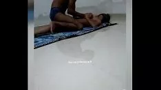 Reproduzir Respingos na irmã