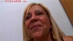 تشغيل شقراء كبيرة الثدي