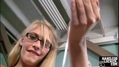 Play Youth blond loves hand job sashay