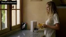 Play Ludivine sagnier in natatorium 2003