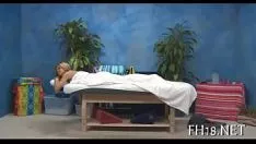 चलाएँ लिलिपुटियन ऑरिफिस होल आउट प्रशिक्षित है