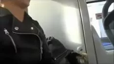 Redare Aspirați pantoful iubitului ei în autobuz