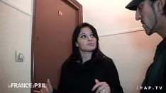 Odtwórz Młodszy brunet brunet francuski zerżnięty przez 2 zwoje