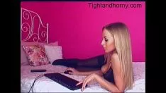 Redare Blonda fierbinte performin cu hgaeliclf pe webcam - fastandhorned.com