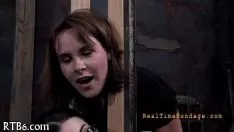 Oynat Kölelik pornosunda ip
