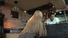 Riproduci Il diario di Julie: il bar Sashaybob