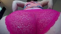 Abspielen Mitten in den kurvigen Arsch spuckte twerk digest
