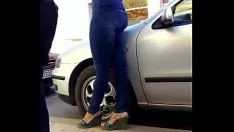 Играть Приятные ступни неисследованной милфы в старшей школе