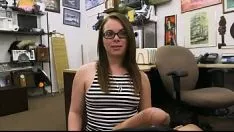 Reproducir Falda no profesional azotada por un elegante hijo de puta