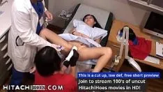 Abspielen Superheldin Super Mina bekommt während der Kryptonit-Behandlung bei Hitachihoescom obligatorische Hitachi-Zauberstab-Orgasmen