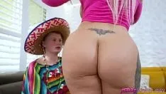 চালান ওহ busty stepmom, আমি এটা পছন্দ যখন আপনি যে