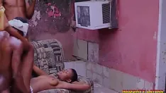 Jouer Belle-mère a donné à son ami deux beaux-fils à baiser - trio africain