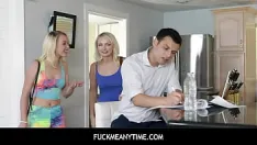 Redare Fuckmeanytime - familia freeuse își dă dracului cu cele două surori vitrege ale mele adolescente în schimbul răspunsurilor la test - dixie lynn, alice pink