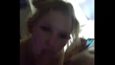 Oynat Seksi ev hanımı emme horoz ve binicilik şişman horoz