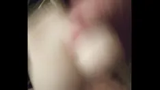 Reproducir Follando mi juguete hasta que me corra por todos lados