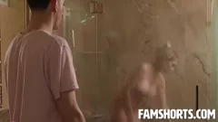 Reproducir La pequeña adolescente Gigi Dior se vuelve íntima con Nick Strokes en un encuentro duro