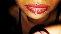 Afspelen Latina MILF zuigt man's lul met haar sexy rode lippen - cumshot compilatie