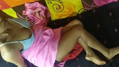 चलाएँ देसी भाभी का मोटा और भावुक सेक्स टेप