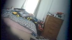 Odtwórz Piersiasty brunet jest rogaty i podskakuje na h