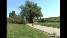 Odtwórz Piękna nastolatka zostaje zniszczona