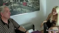 Abspielen Opa soll 18-jährigen Teenager ficken und vorne abspritzen - reconnoiter69.com